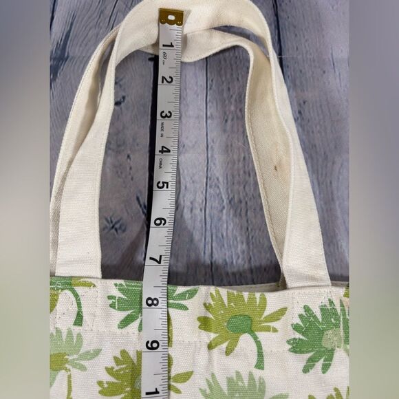 MIXX Green Daisy Lightweight Canvas Coated Garden Cottagecore Tote Bag Purse - Picture 10 of 12